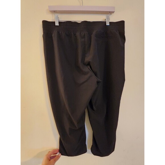 Zenergy Chico's Size 2(12) Nylon/Spandex Ruched Cropped Pants W/ZIP Pockets‎ - Picture 4 of 9